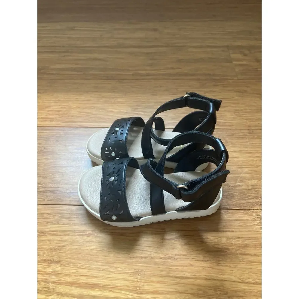 The Children’s Place Girls Black Strappy Sandals, Size 6